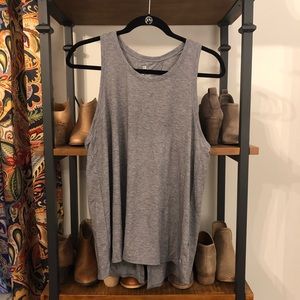 GapFit Breathe Tie-Back Workout Tank